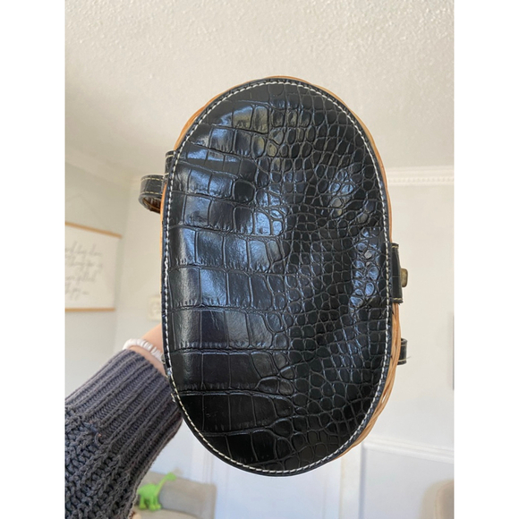 Vintage Wicker Basket Purse with Black Faux Croc Leather Trim & Gingham Lining - Picture 7 of 10